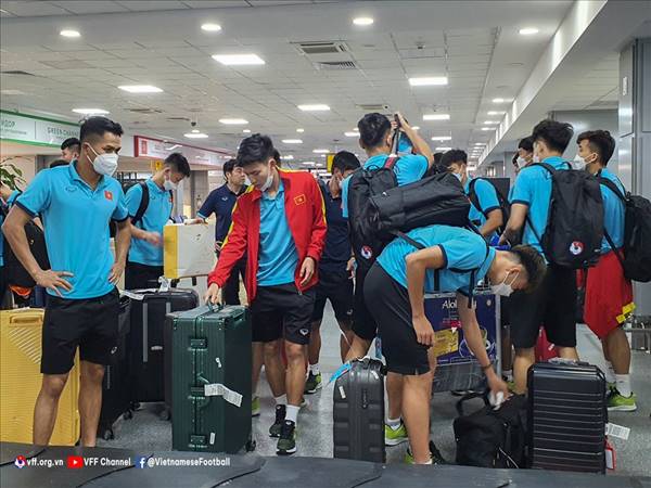 Bóng đá Việt Nam ngày 13/6: U23 Việt Nam chia 2 nhóm về nước
